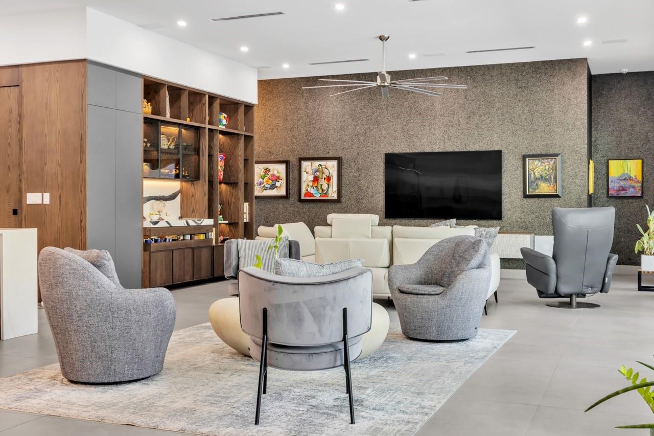 Petite 18-18 B - Residential