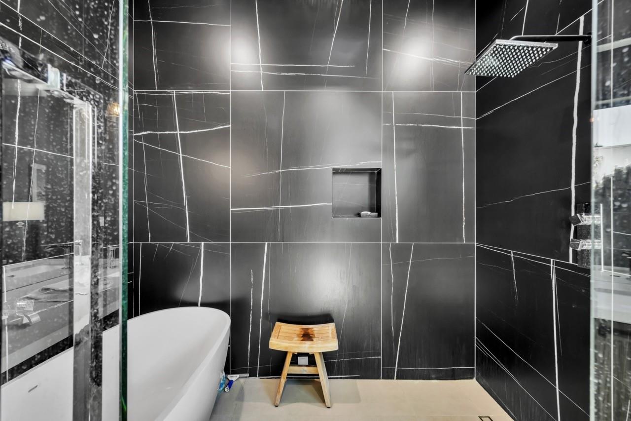 Petite 18-18 B - Residential