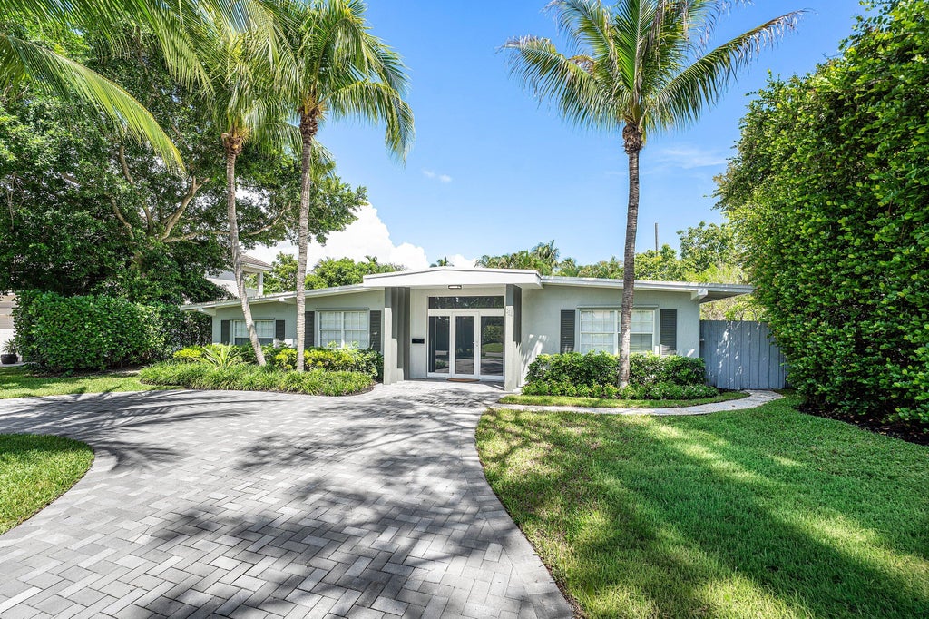 Photo of 233 Lake Terrace, Delray Beach, FL 33444 (MLS # B26078046)