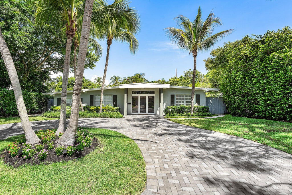 Photo of 233 Lake Terrace, Delray Beach, FL 33444 (MLS # B26078046)