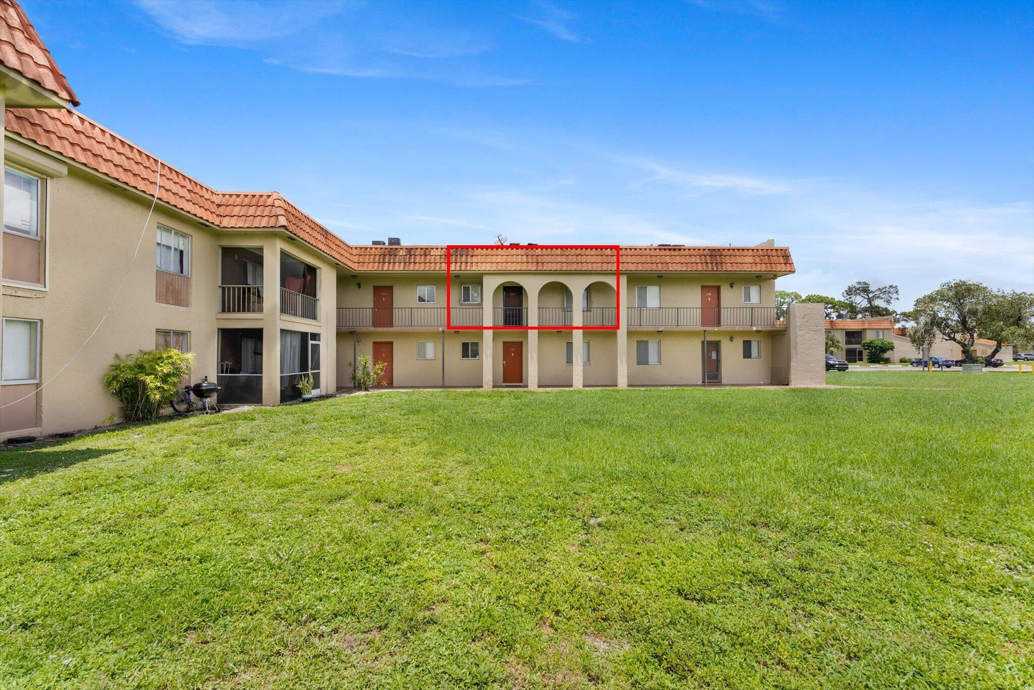 6100 Forest Hill Boulevard 209