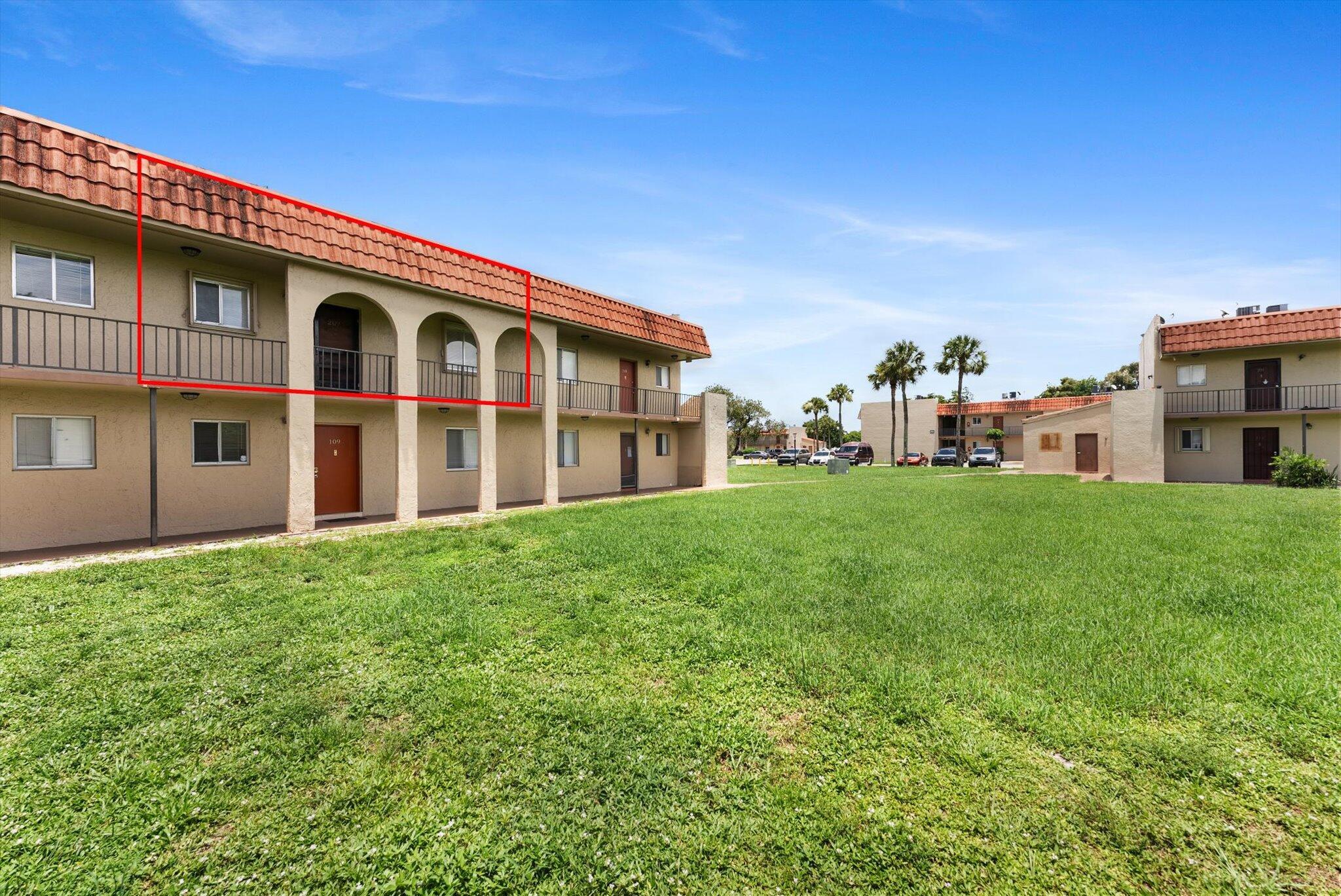 6100 Forest Hill Boulevard 209