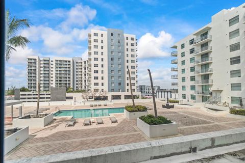 Tiny photo for 140 S Dixie Highway #1002, Hollywood, FL 33020 (MLS # B26013016)