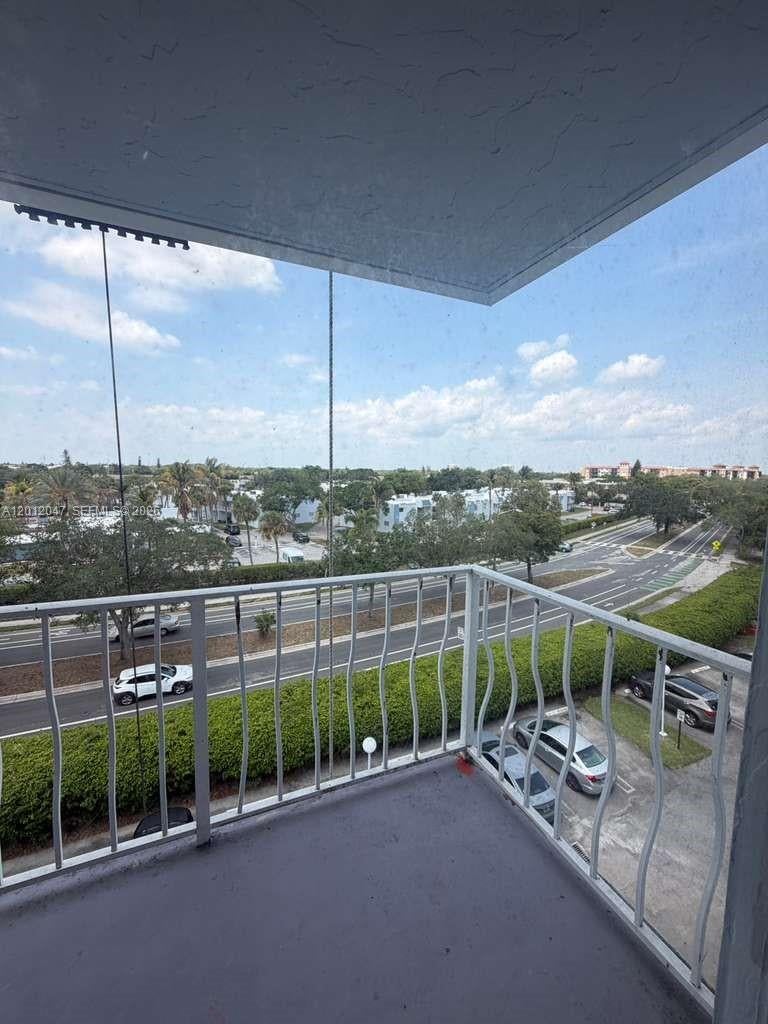 Photo of 500 Executive Center Drive #5C, West Palm Beach, FL 33401 (MLS # A12012047)