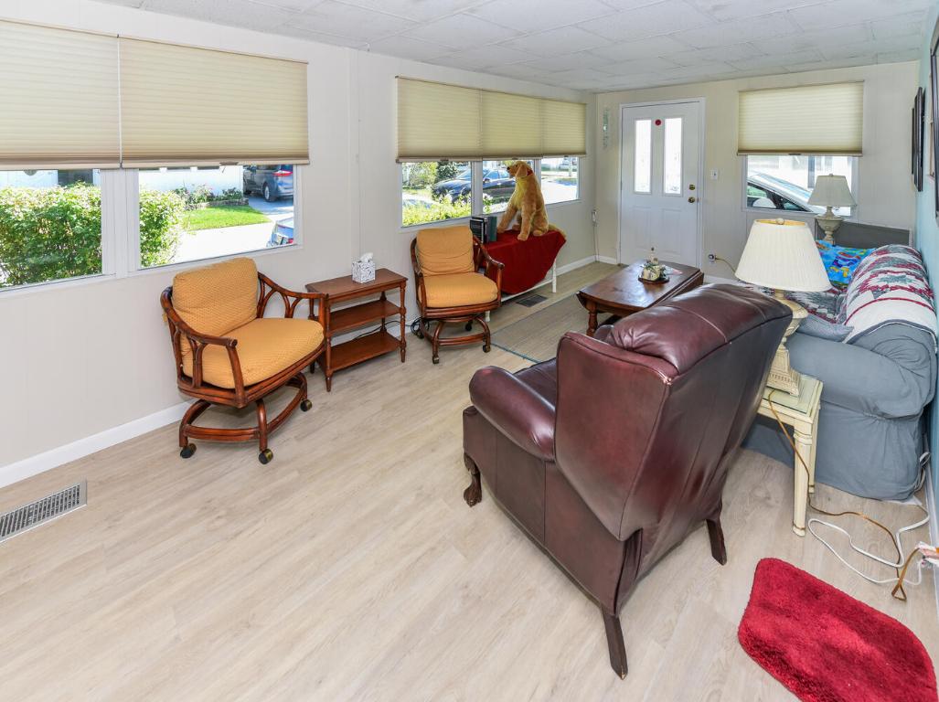 HIDDEN HARBOUR CONDO - Residential