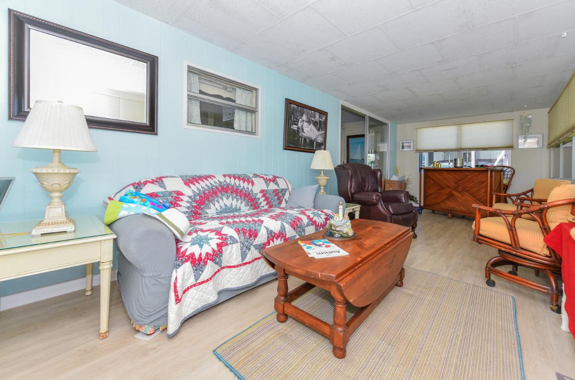 HIDDEN HARBOUR CONDO - Residential