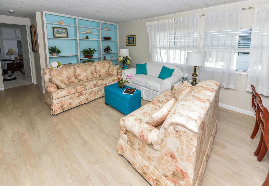 HIDDEN HARBOUR CONDO - Residential