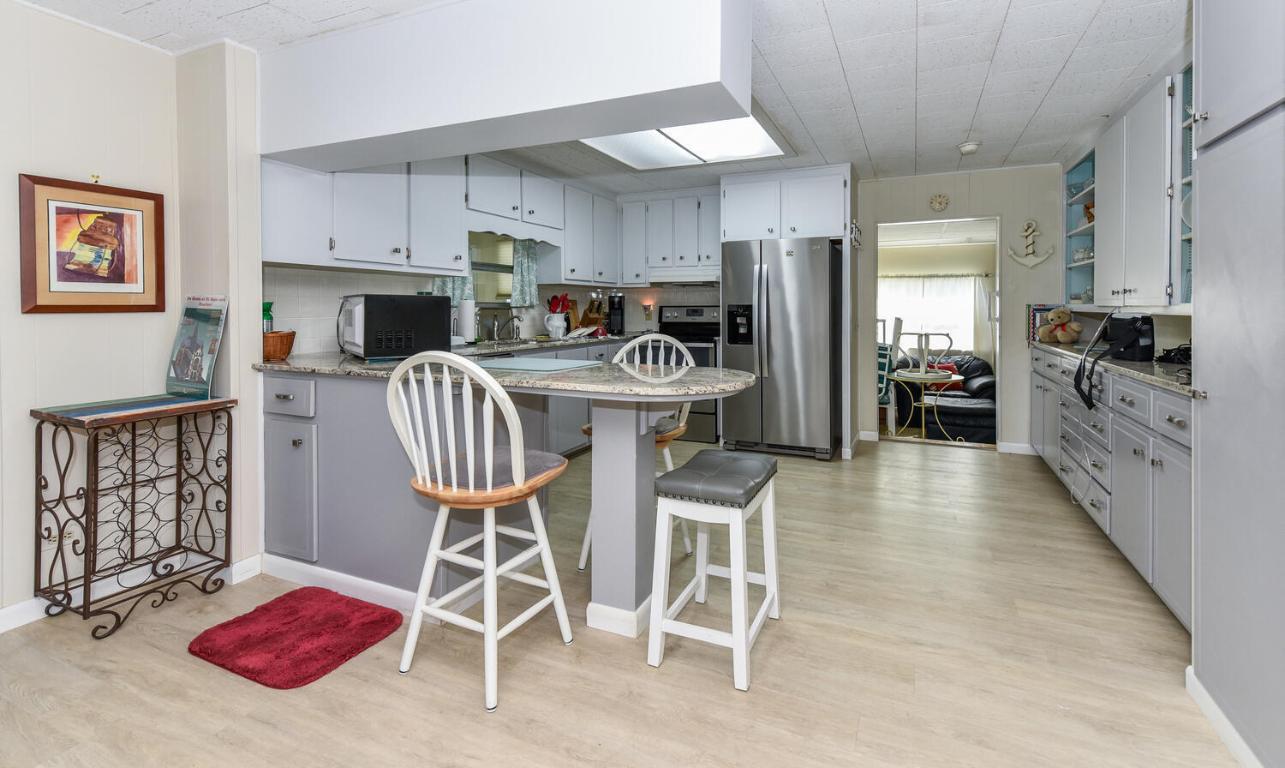 HIDDEN HARBOUR CONDO - Residential