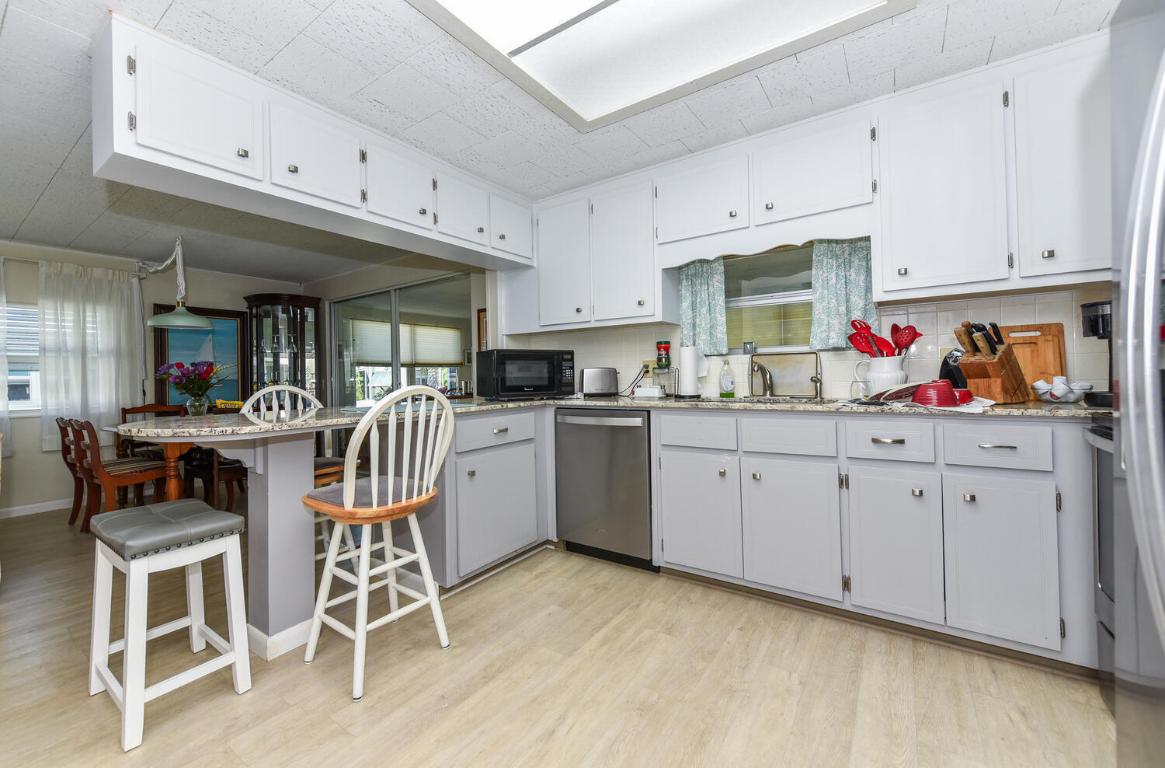 HIDDEN HARBOUR CONDO - Residential