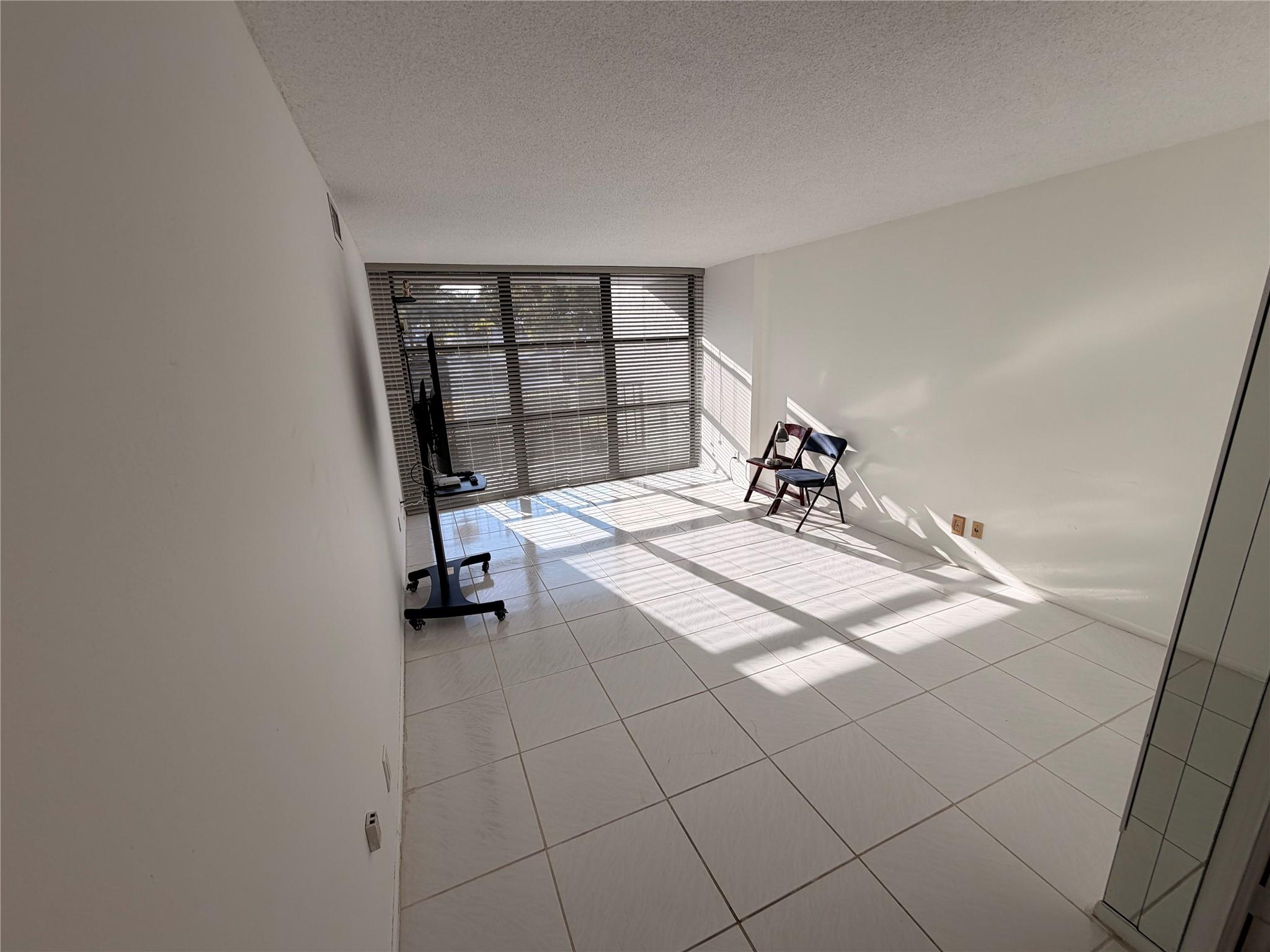 OCEANVIEW PARK CONDO - Residential Lease