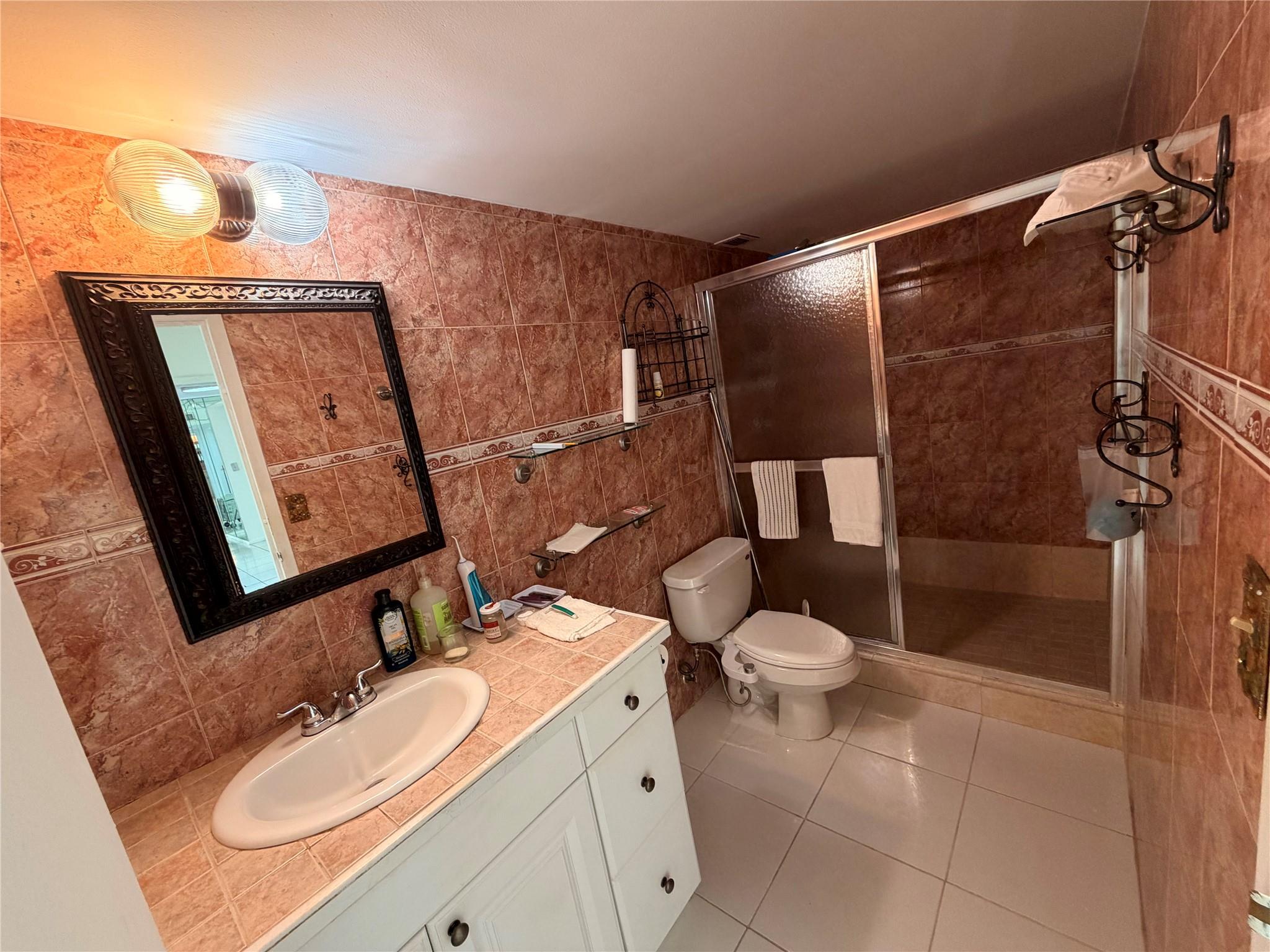 OCEANVIEW PARK CONDO - Residential Lease