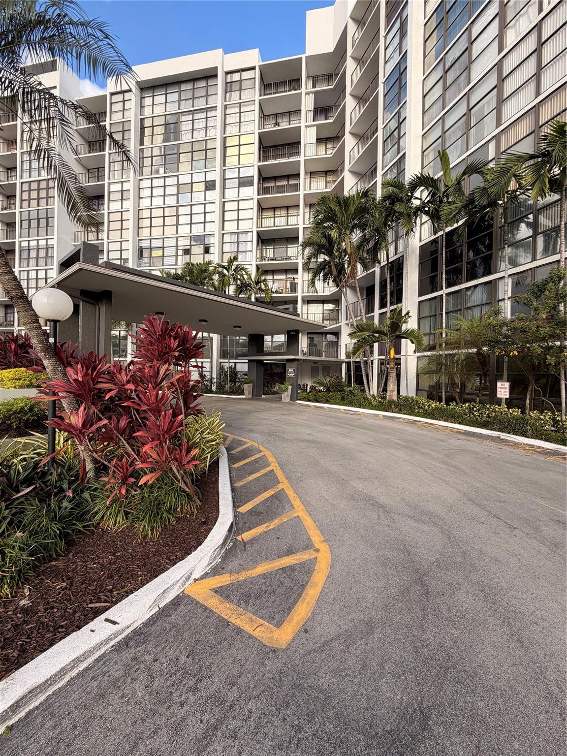 OCEANVIEW PARK CONDO - Residential Lease