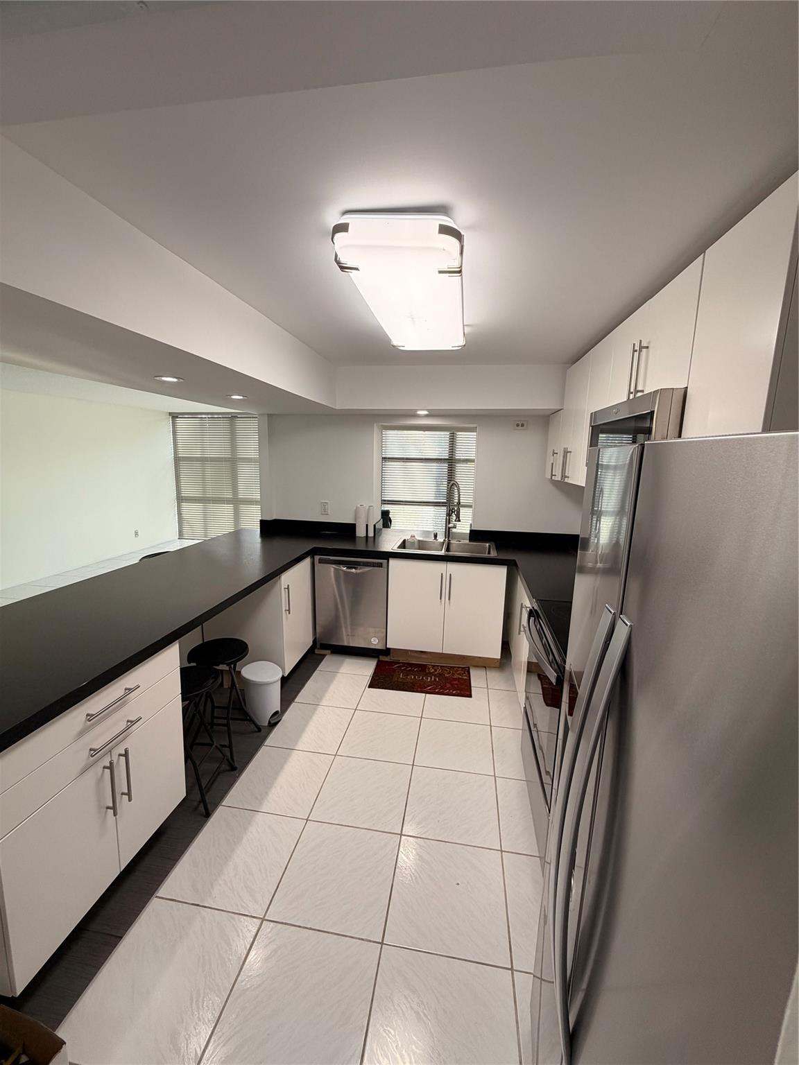 OCEANVIEW PARK CONDO - Residential Lease