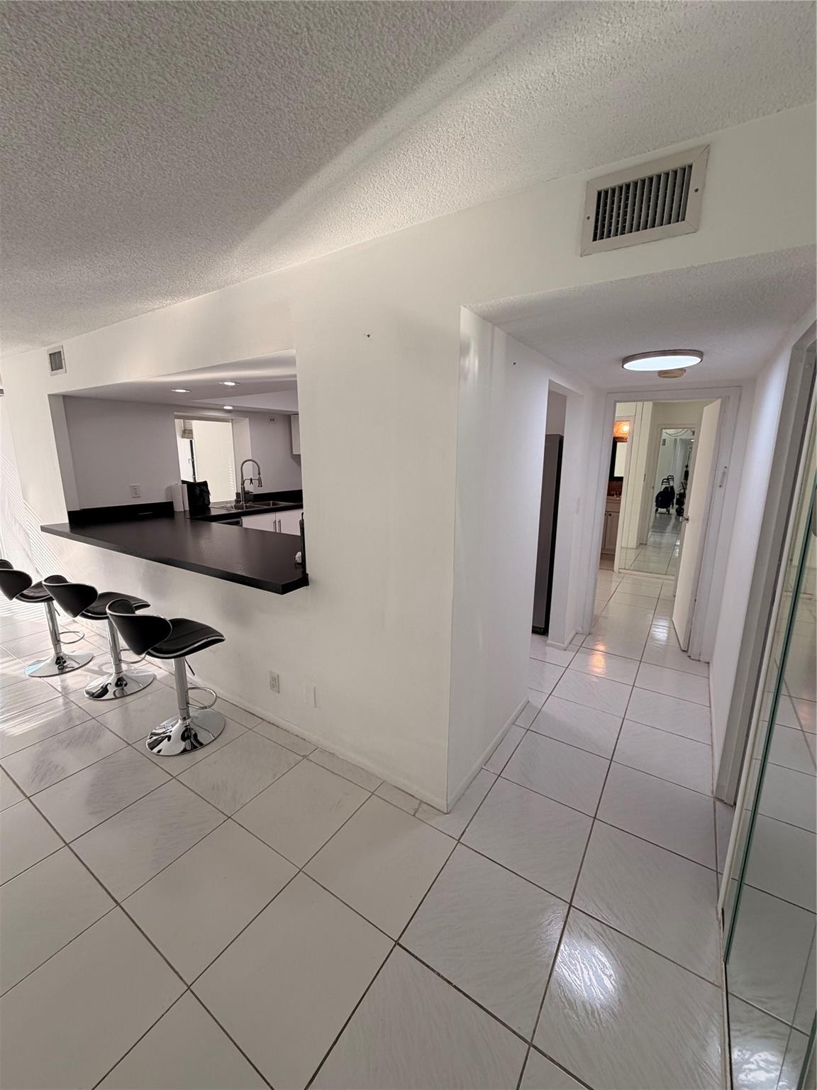 OCEANVIEW PARK CONDO - Residential Lease