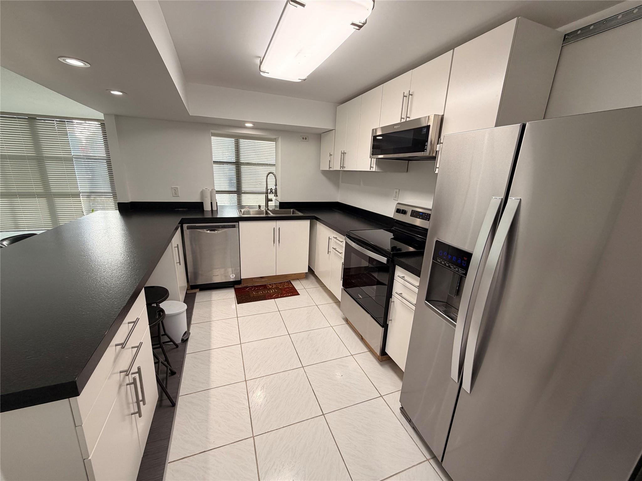 OCEANVIEW PARK CONDO - Residential Lease