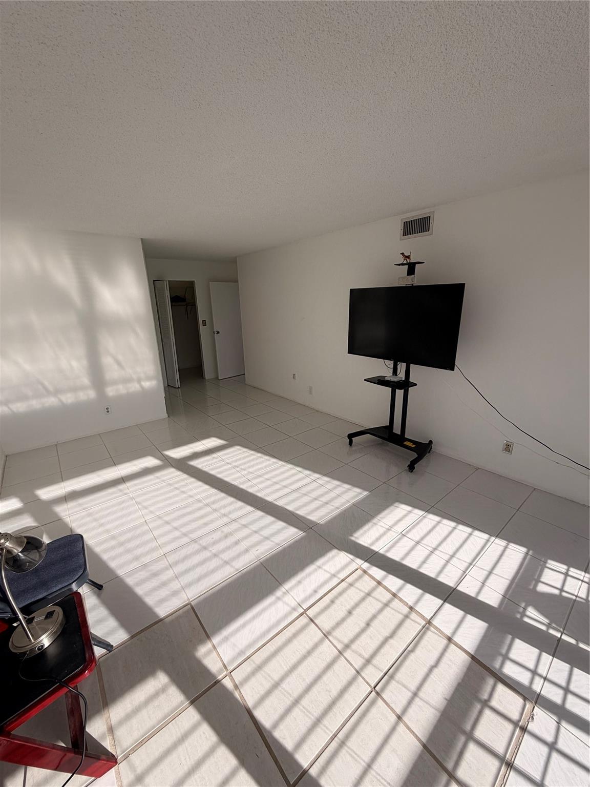 OCEANVIEW PARK CONDO - Residential Lease