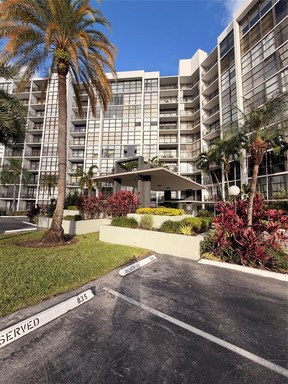 OCEANVIEW PARK CONDO - Residential Lease