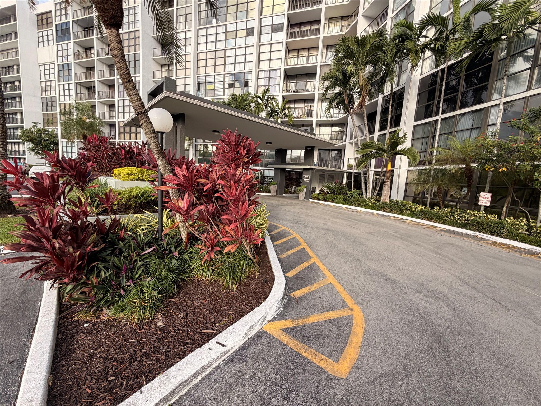 OCEANVIEW PARK CONDO - Residential Lease