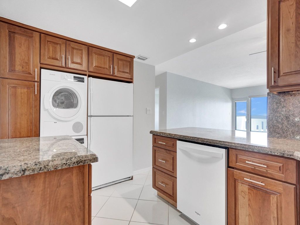 Photo of 2100 S Ocean Drive #9L, Fort Lauderdale, FL 33316 (MLS # F10550850)