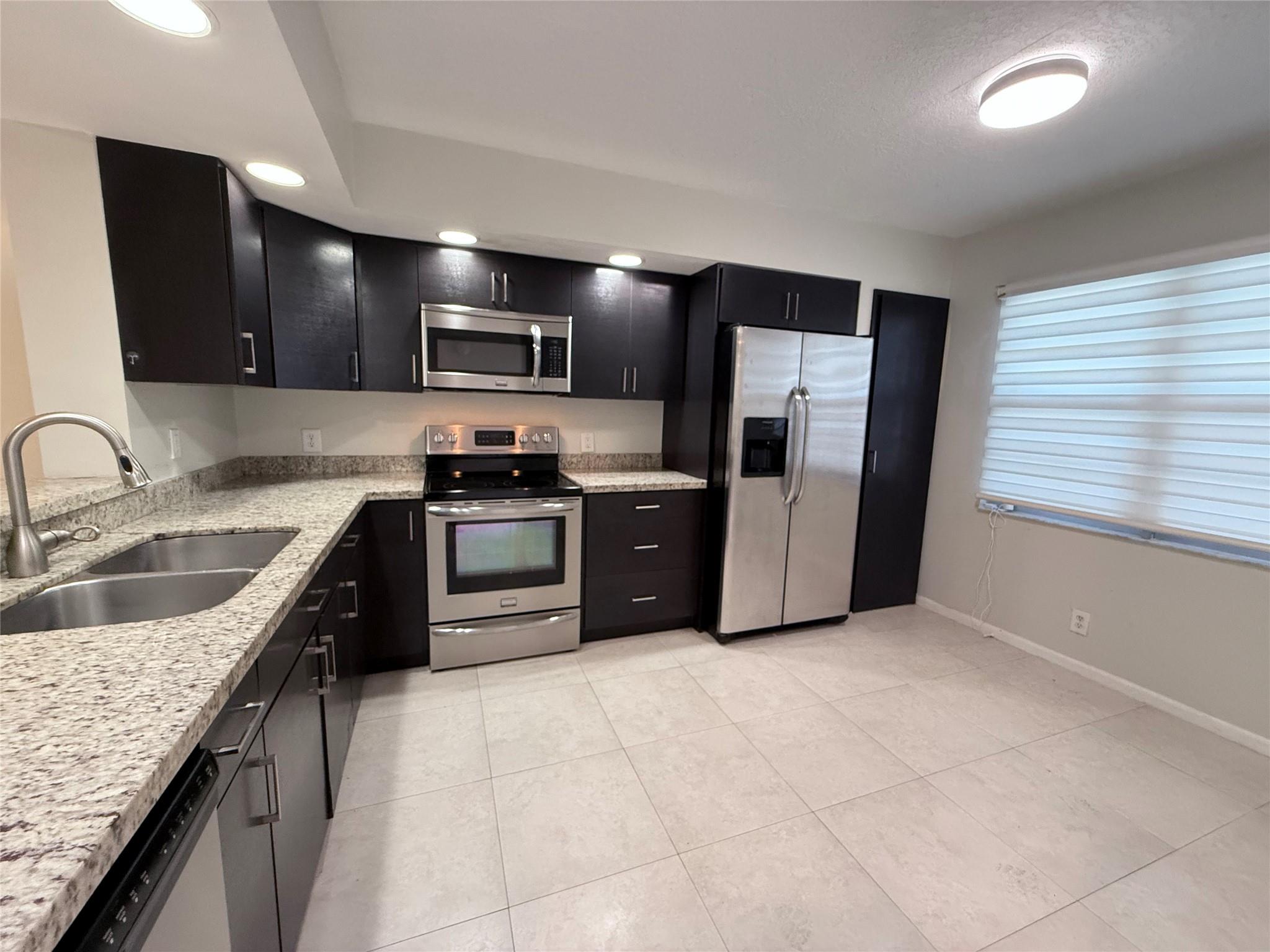 Cambridge At Century Vill - Residential Lease