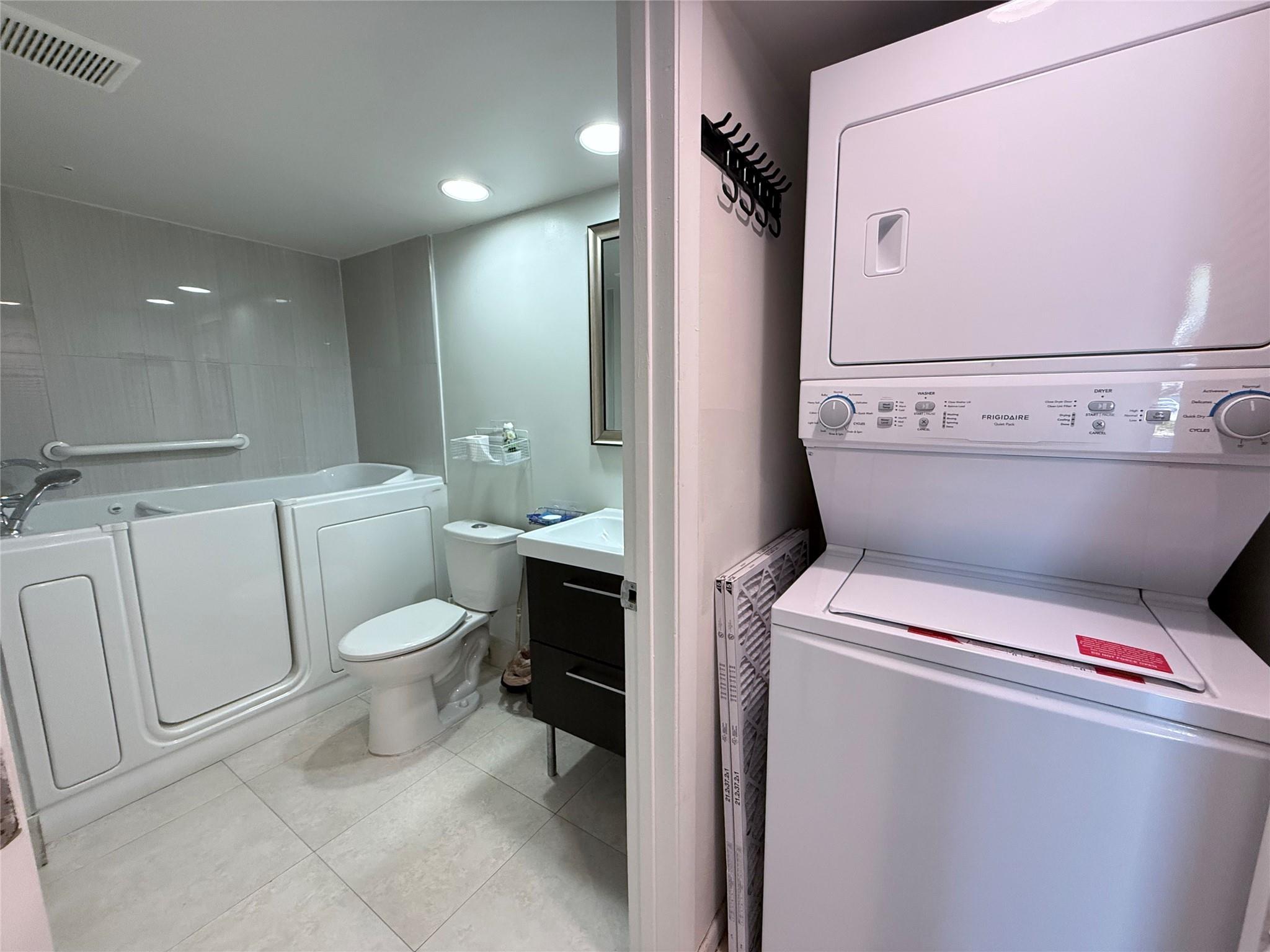 Cambridge At Century Vill - Residential Lease