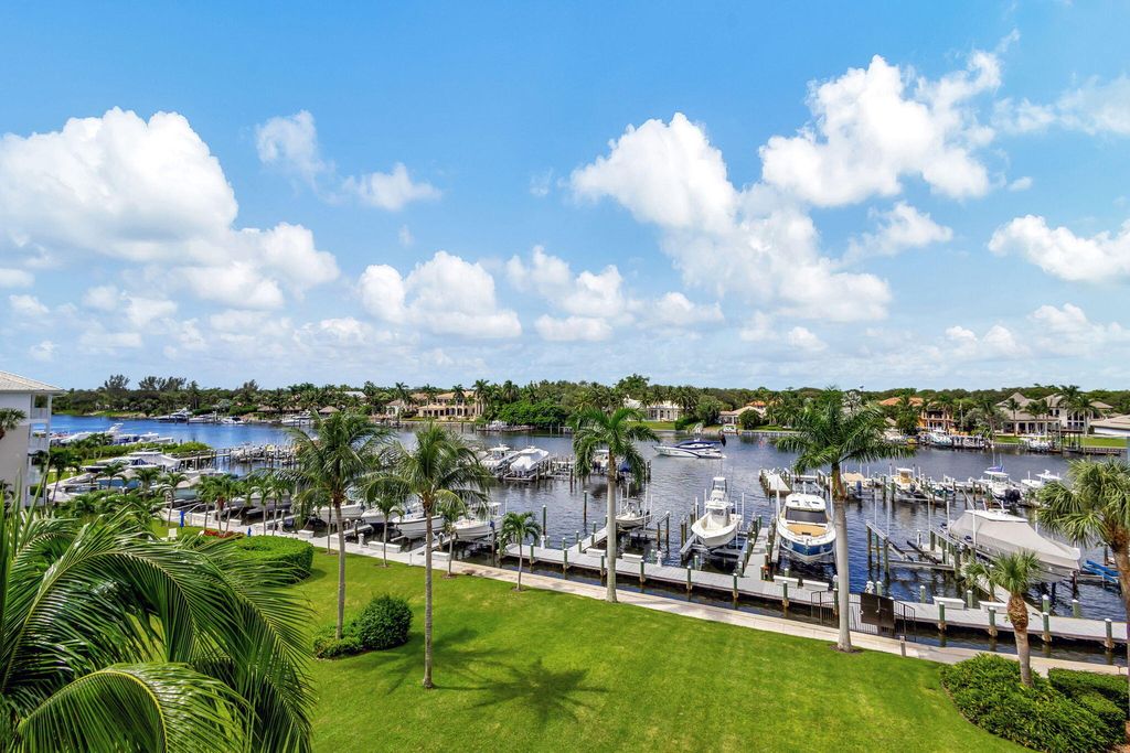 Photo of 444 N Bay Colony Dr Drive N, Juno Beach, FL 33408 (MLS # B26035199)