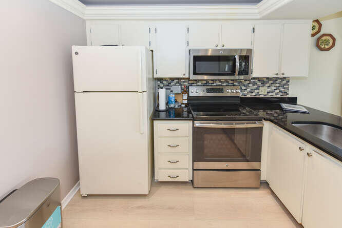 SEA RISE CONDO - Residential Lease