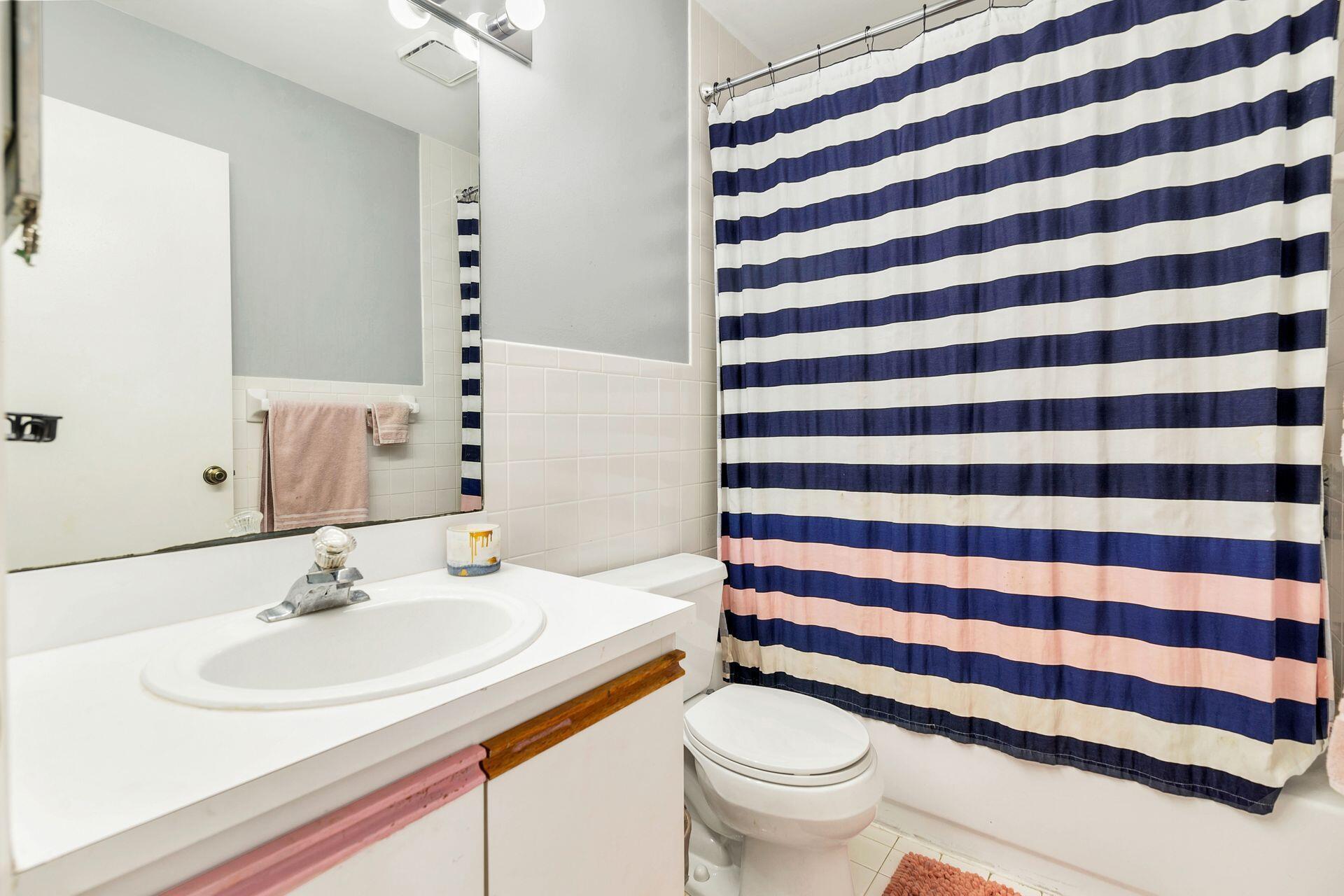 VILLAS ON THE GREEN TOWNHOUSES - Residential Lease