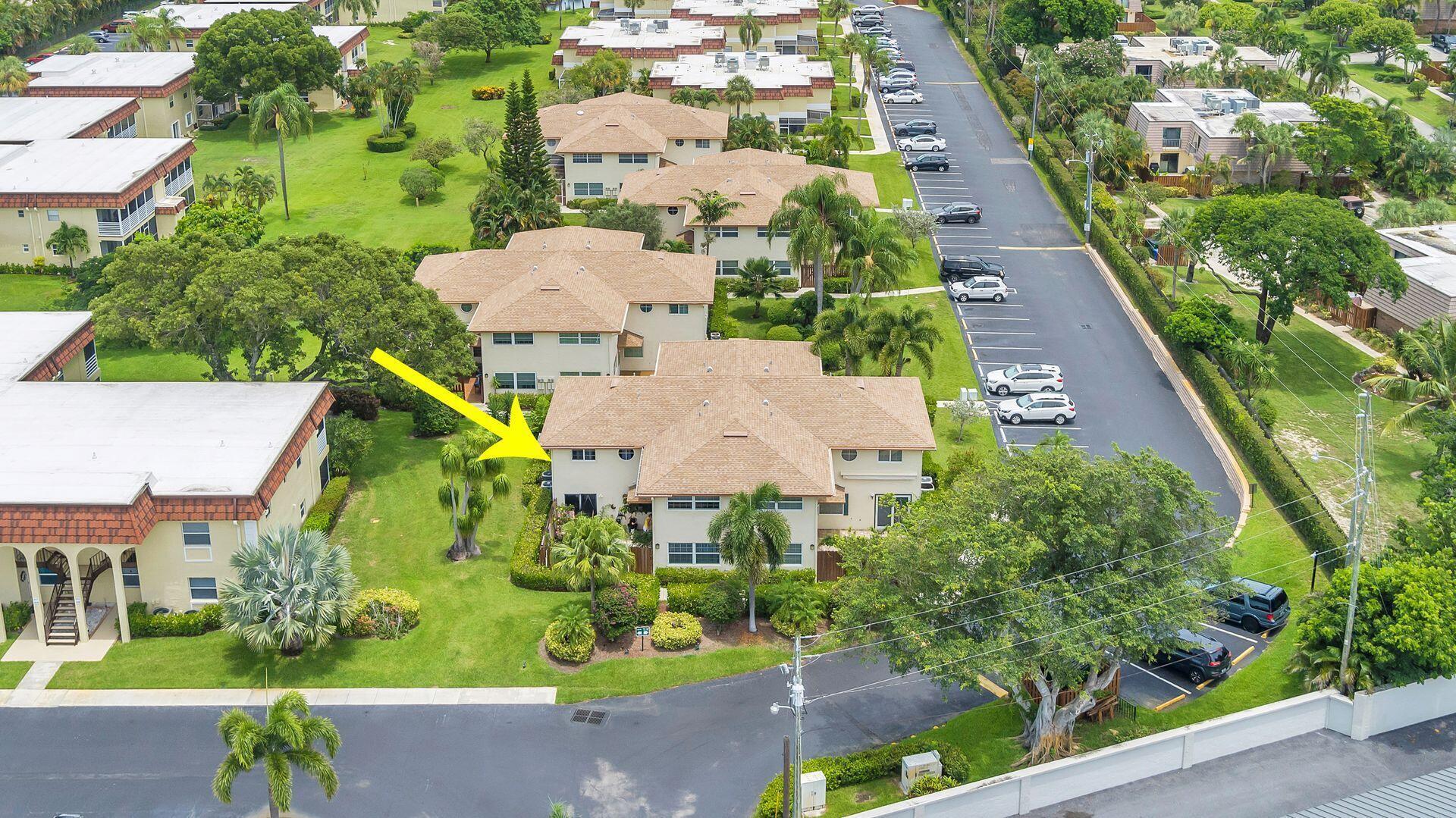 VILLAS ON THE GREEN TOWNHOUSES - Residential Lease