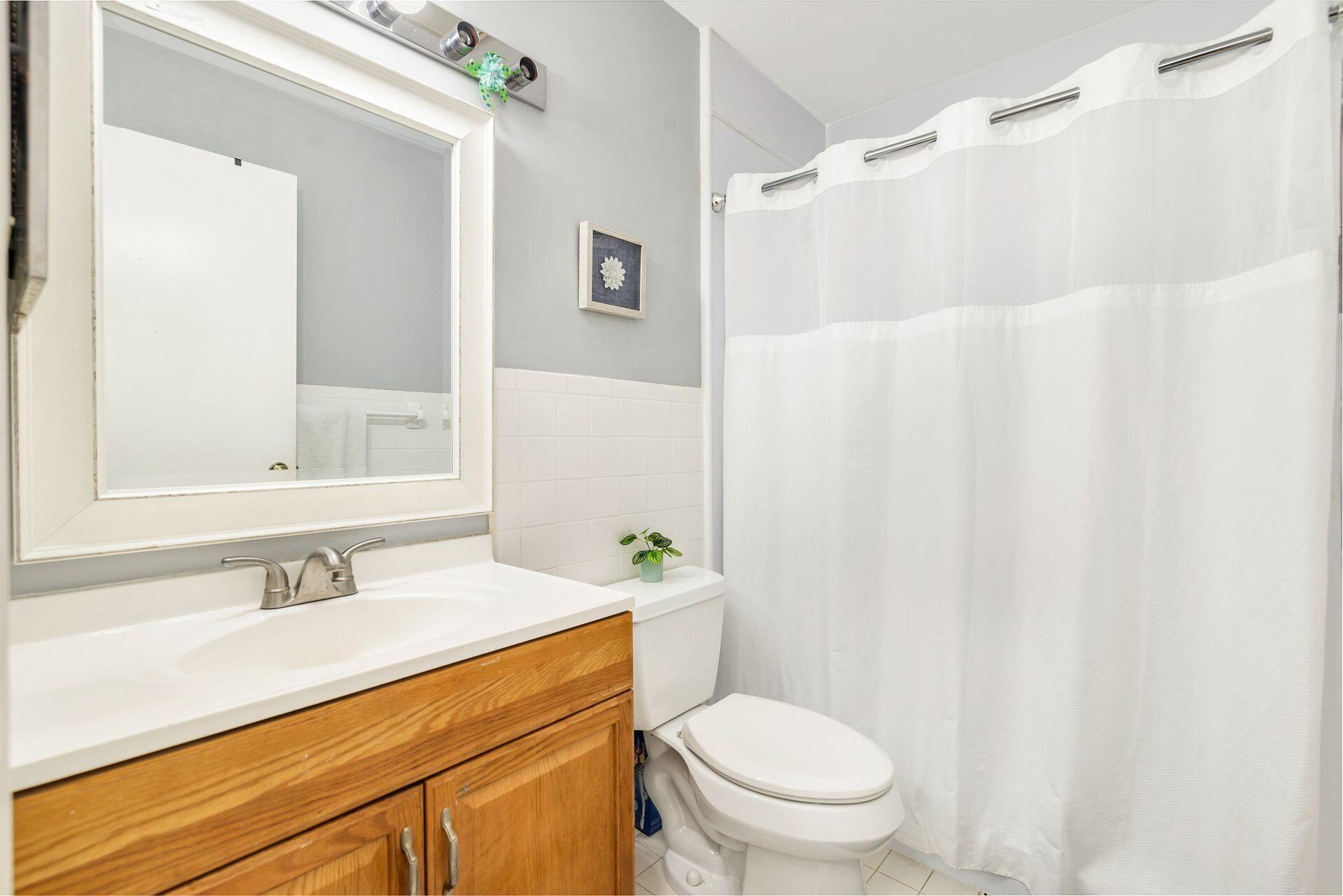 VILLAS ON THE GREEN TOWNHOUSES - Residential Lease