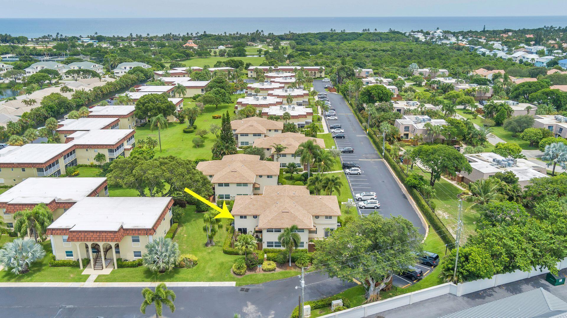 VILLAS ON THE GREEN TOWNHOUSES - Residential Lease