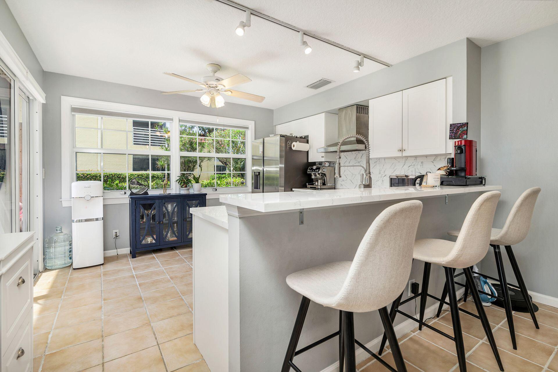 VILLAS ON THE GREEN TOWNHOUSES - Residential Lease