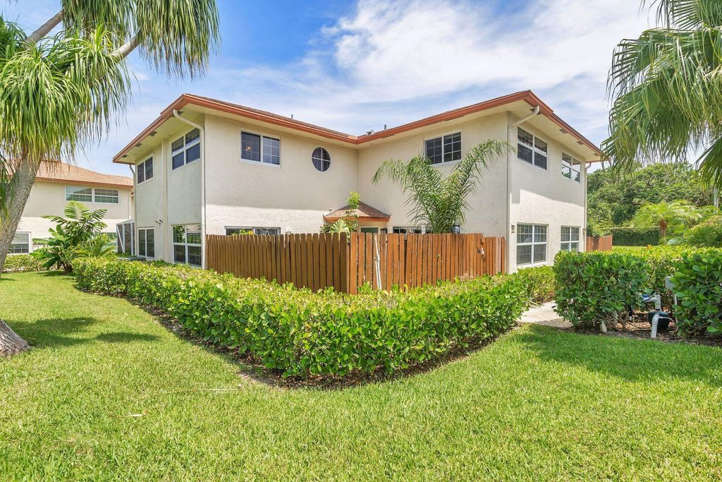 Photo of 717 S Us Highway 1 S #1016, Jupiter, FL 33477 (MLS # B26002011)