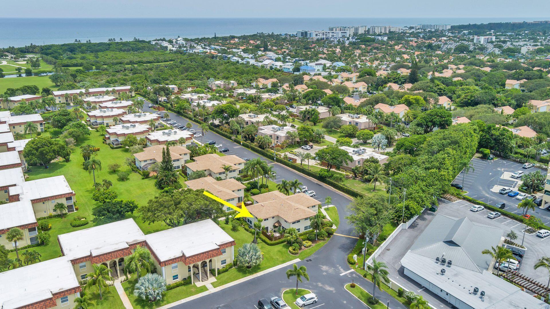 VILLAS ON THE GREEN TOWNHOUSES - Residential Lease