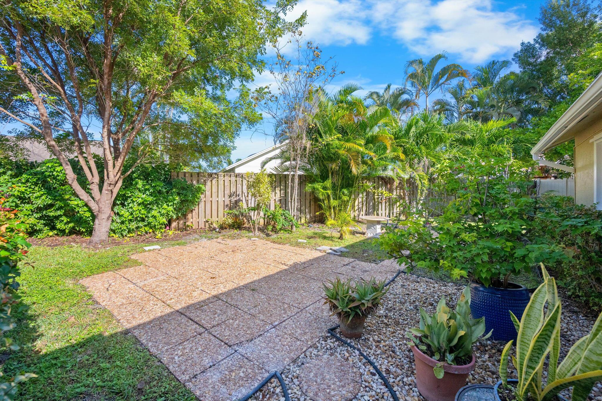 MEADOWLAND COVE 2 OF WELL - Residential Lease