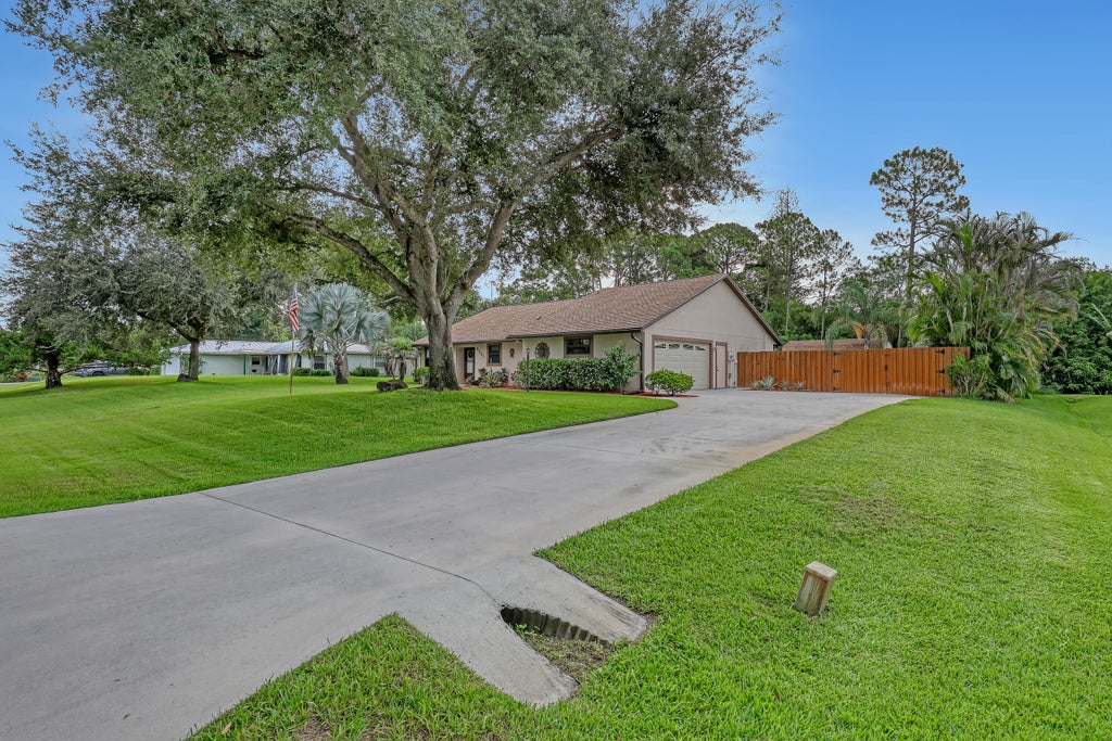 Photo of 8581 SW 17TH Avenue, Stuart, FL 34997 (MLS # B26059510)