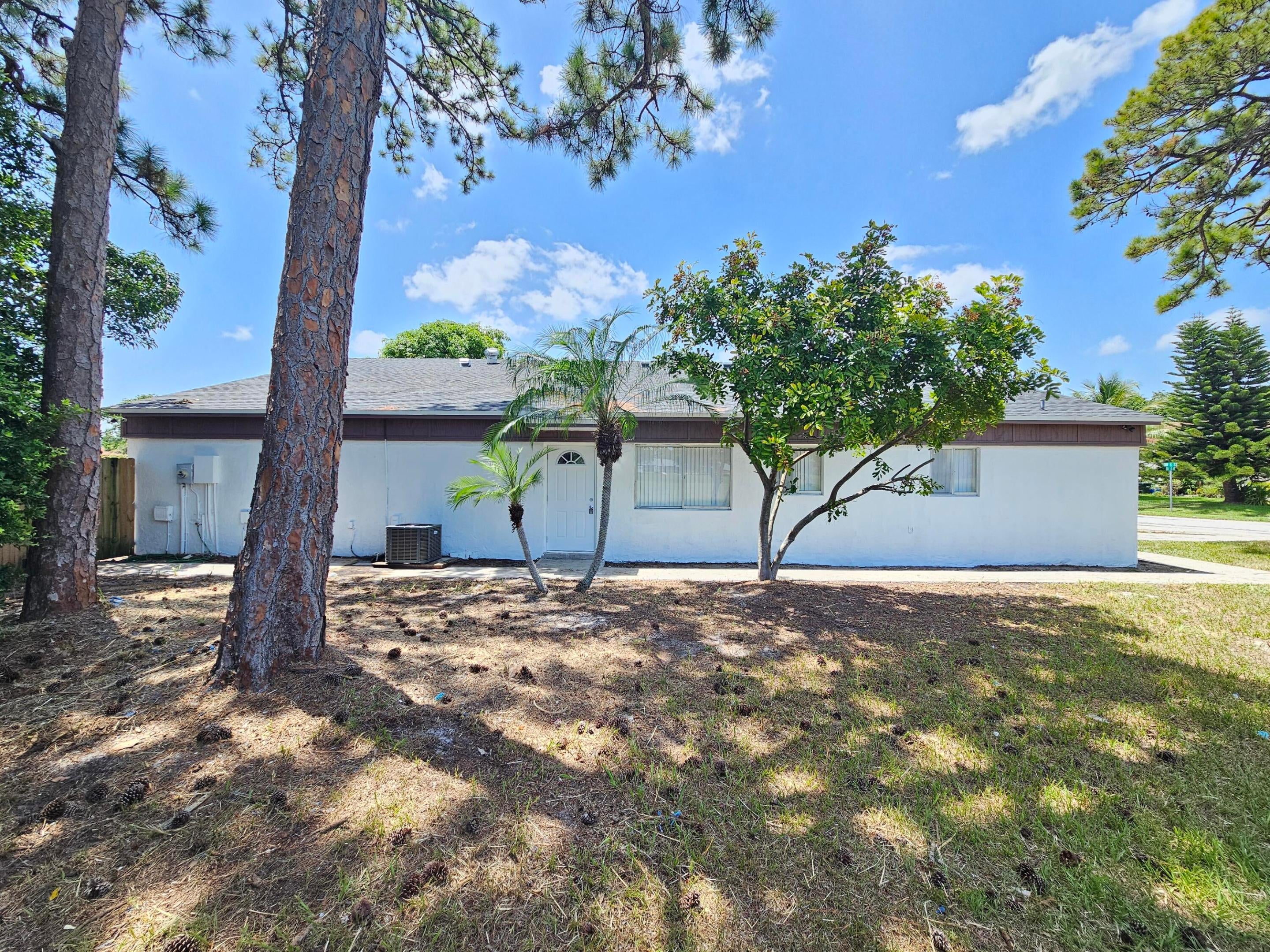 4824 NW 5TH Street