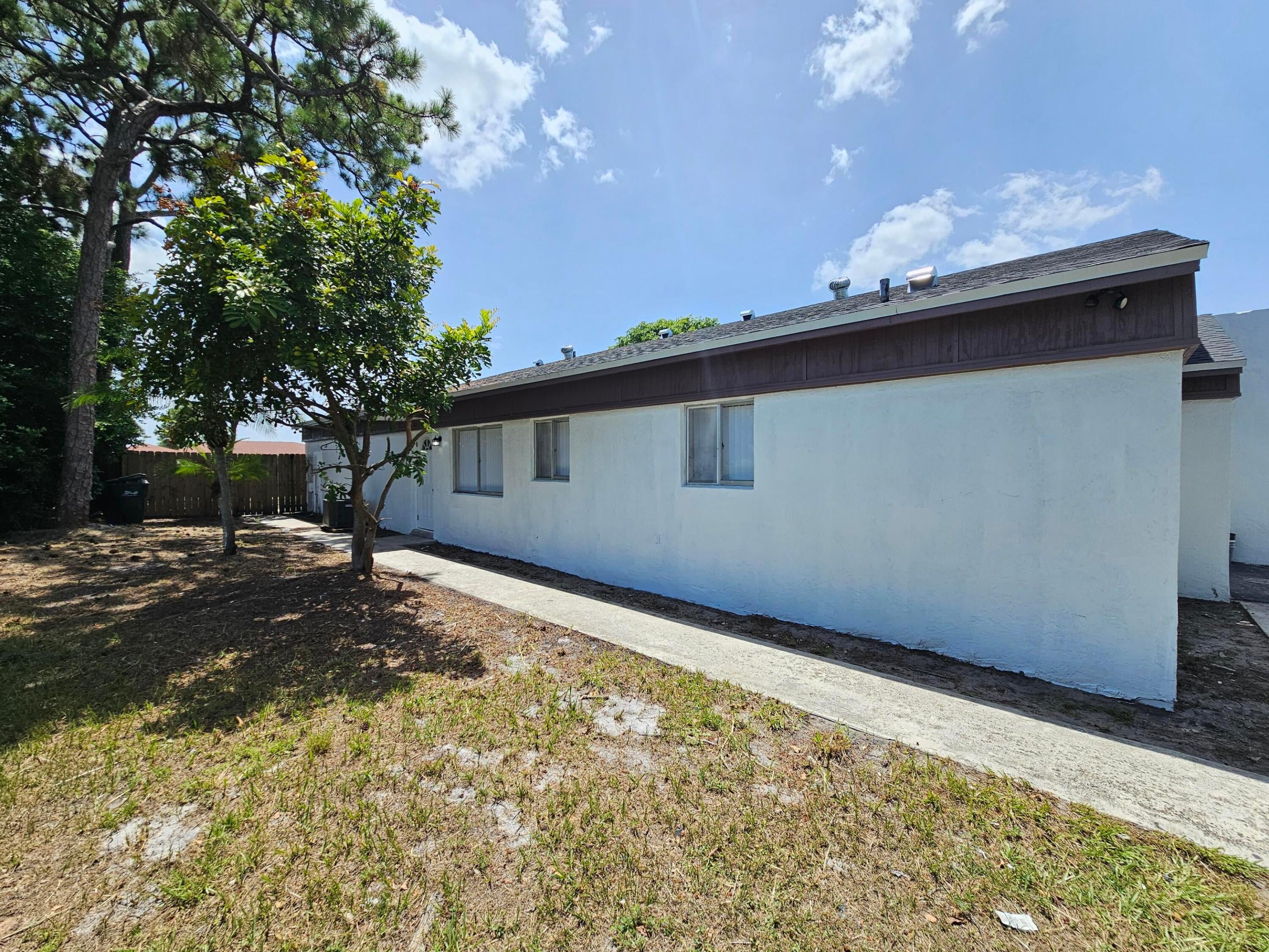 4824 NW 5TH Street