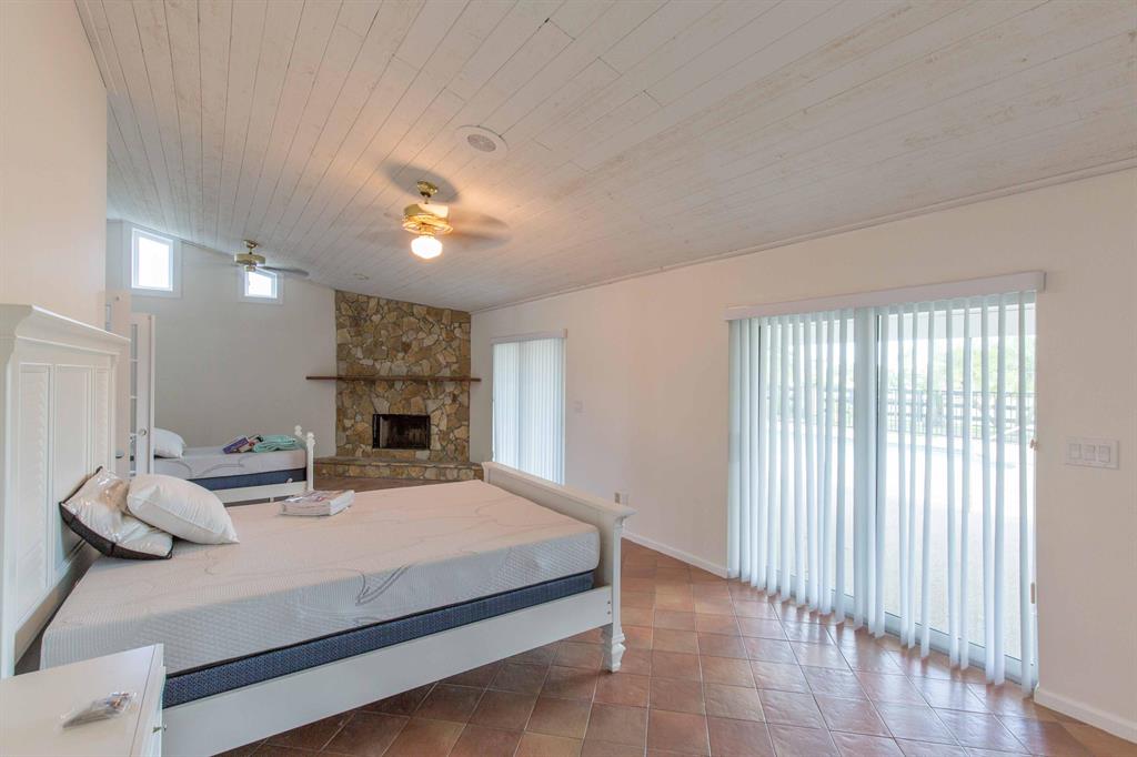 SADDLE TRAIL PARK OF WELL - Residential