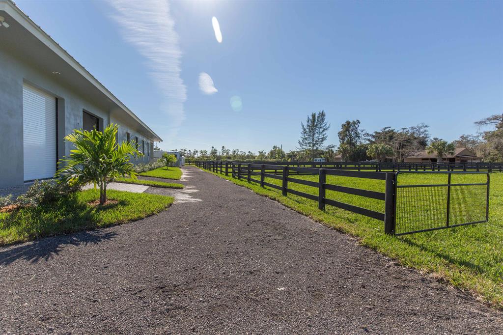 SADDLE TRAIL PARK OF WELL - Residential