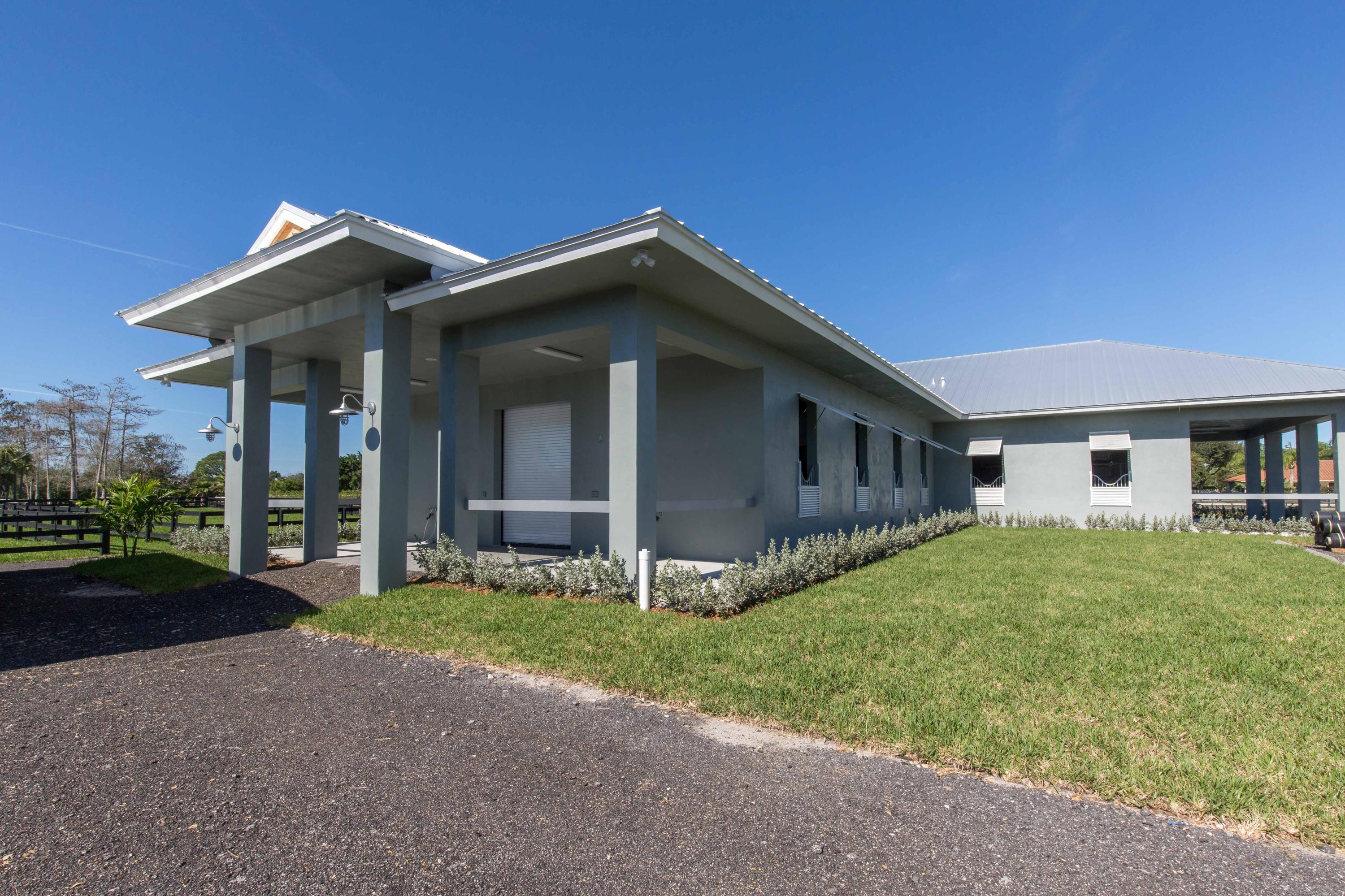 SADDLE TRAIL PARK OF WELLINGTON - Residential