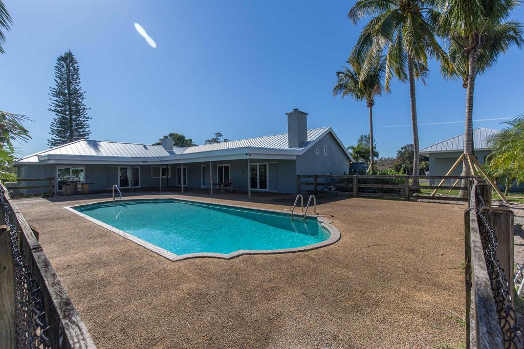 SADDLE TRAIL PARK OF WELL - Residential