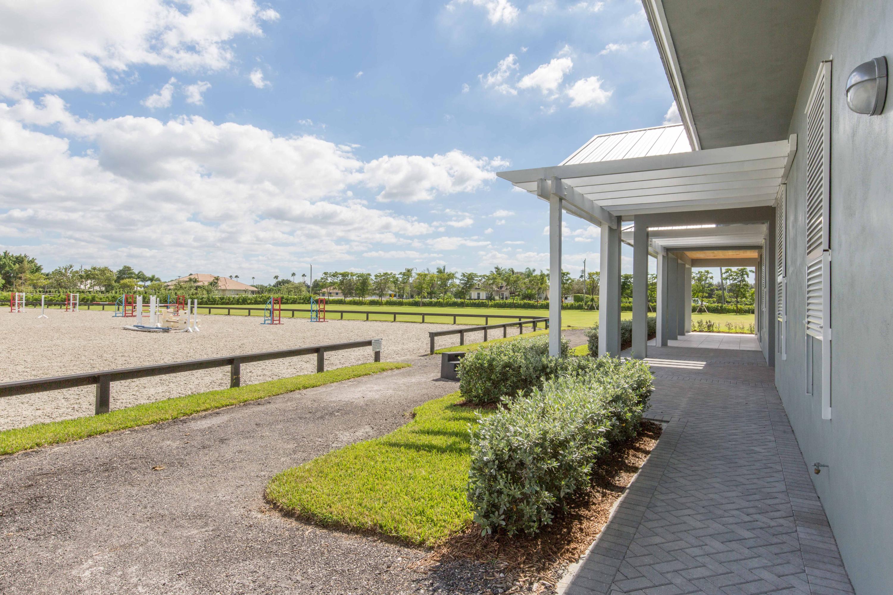 SADDLE TRAIL PARK OF WELLINGTON - Residential