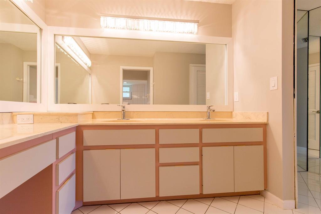 SADDLE TRAIL PARK OF WELL - Residential