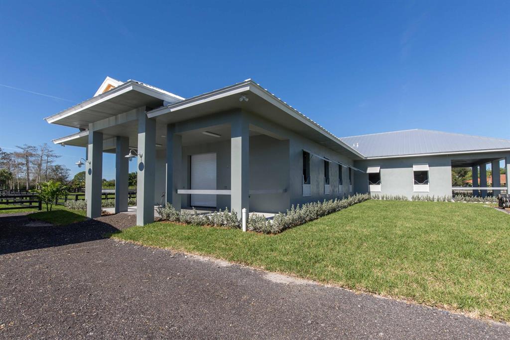 SADDLE TRAIL PARK OF WELL - Residential