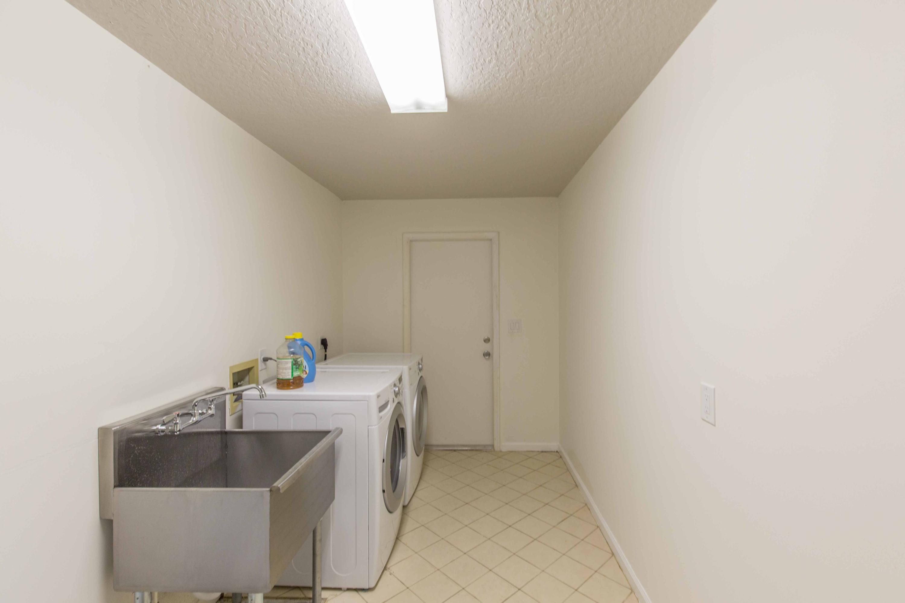 SADDLE TRAIL PARK OF WELLINGTON - Residential