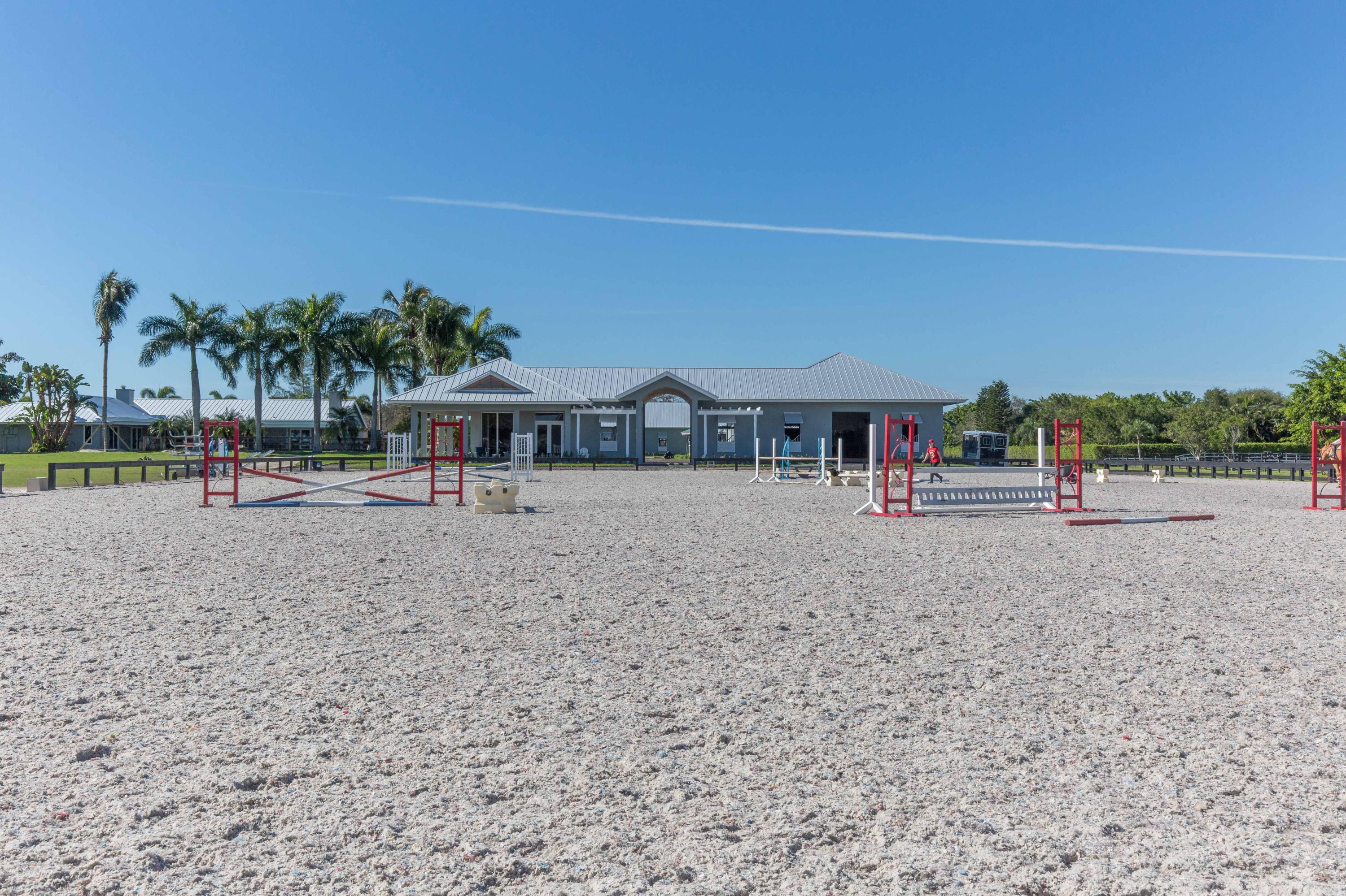 SADDLE TRAIL PARK OF WELLINGTON - Residential