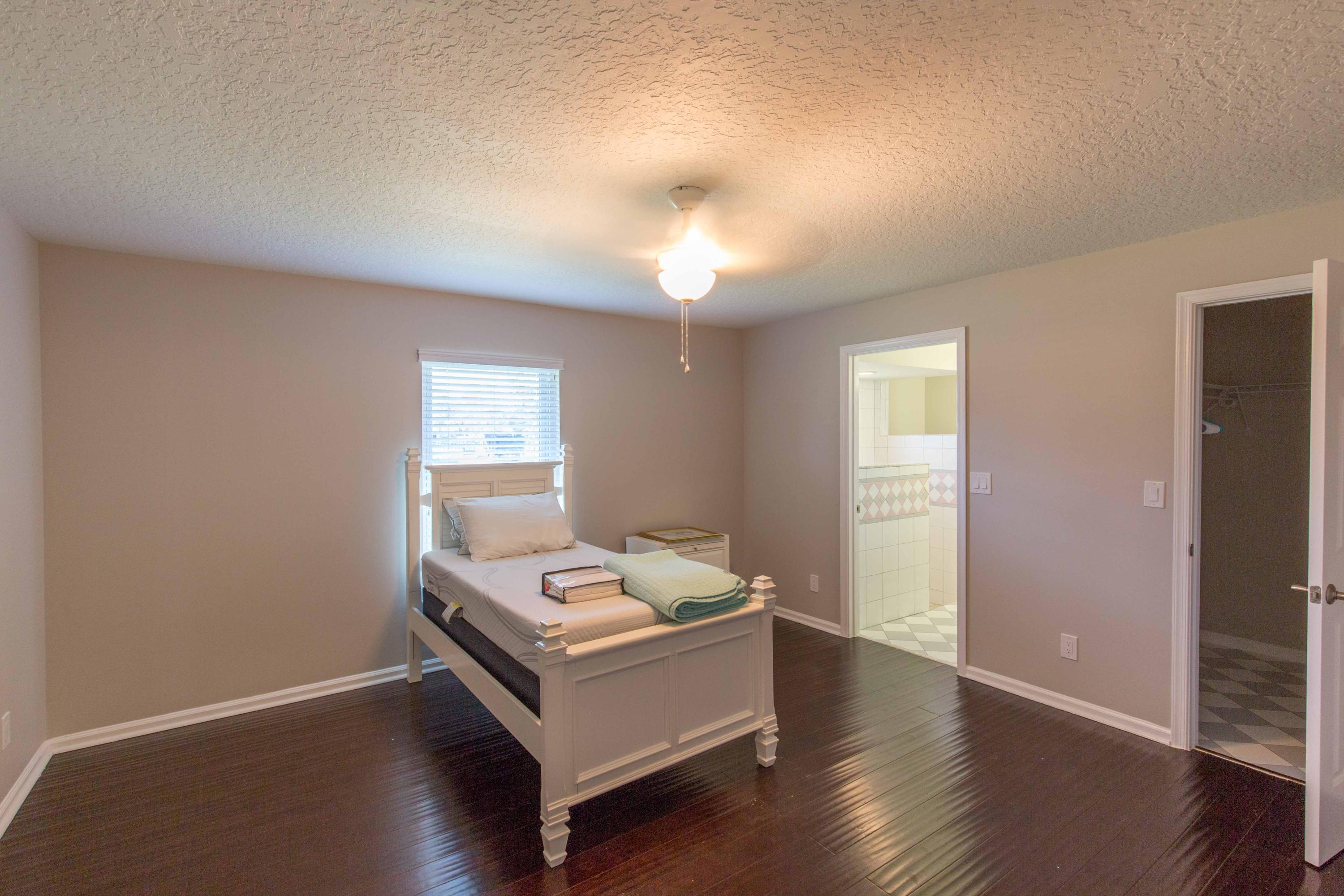 SADDLE TRAIL PARK OF WELLINGTON - Residential