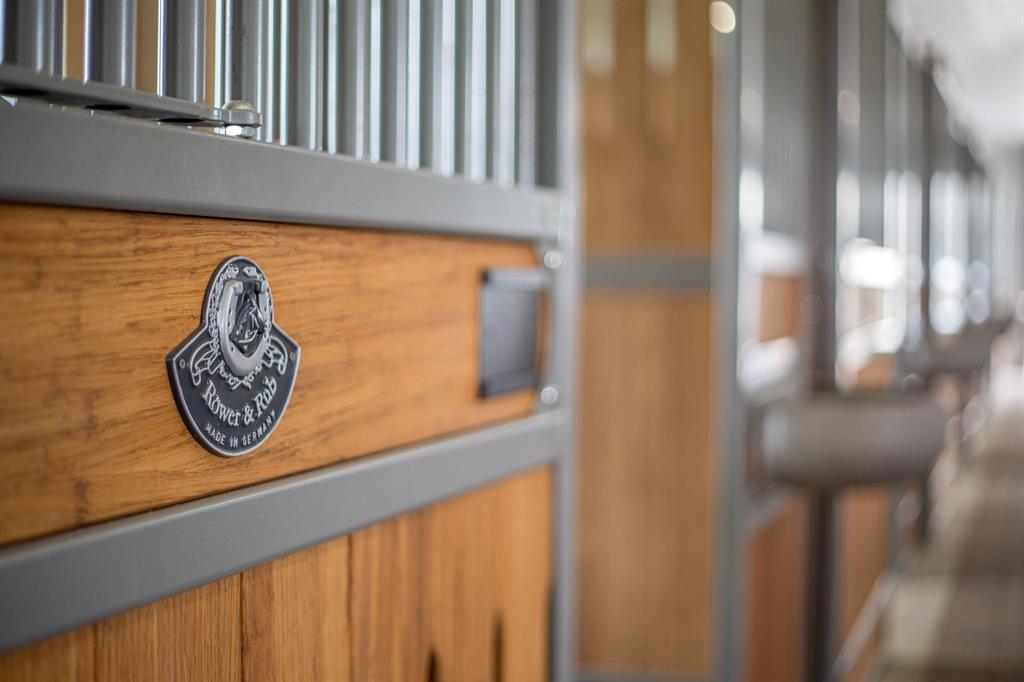 SADDLE TRAIL PARK OF WELL - Residential