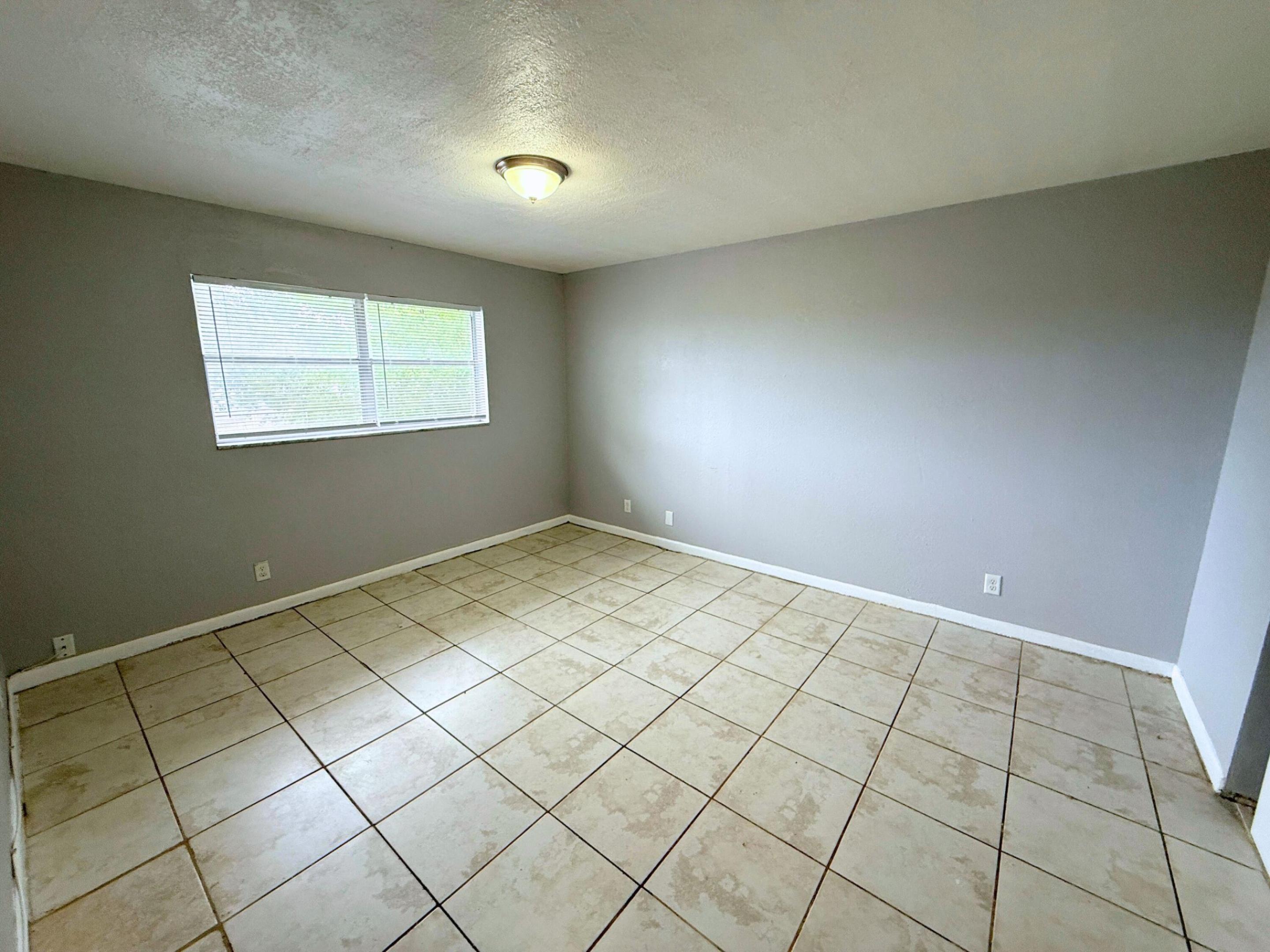 FT LAUDERDALE ESTATES 1ST ADD - Residential Lease